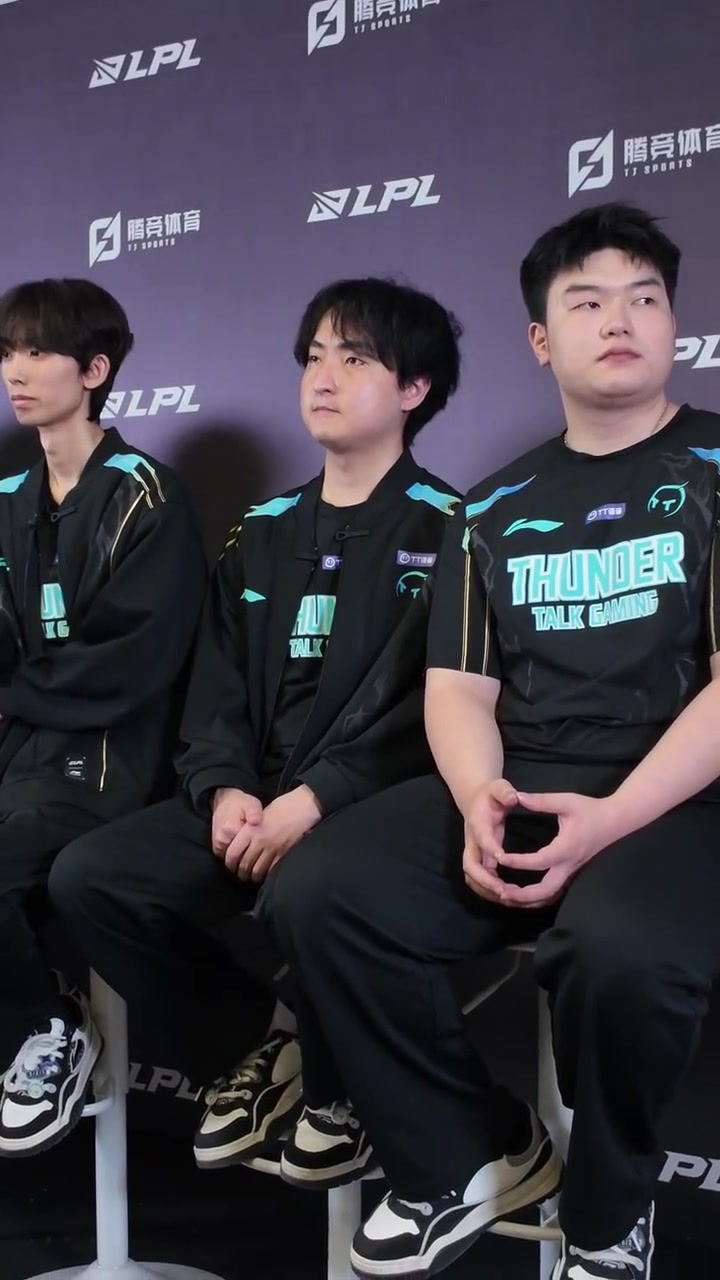 第三赛段再来过吧！HOYA在接受群访时眼含泪光